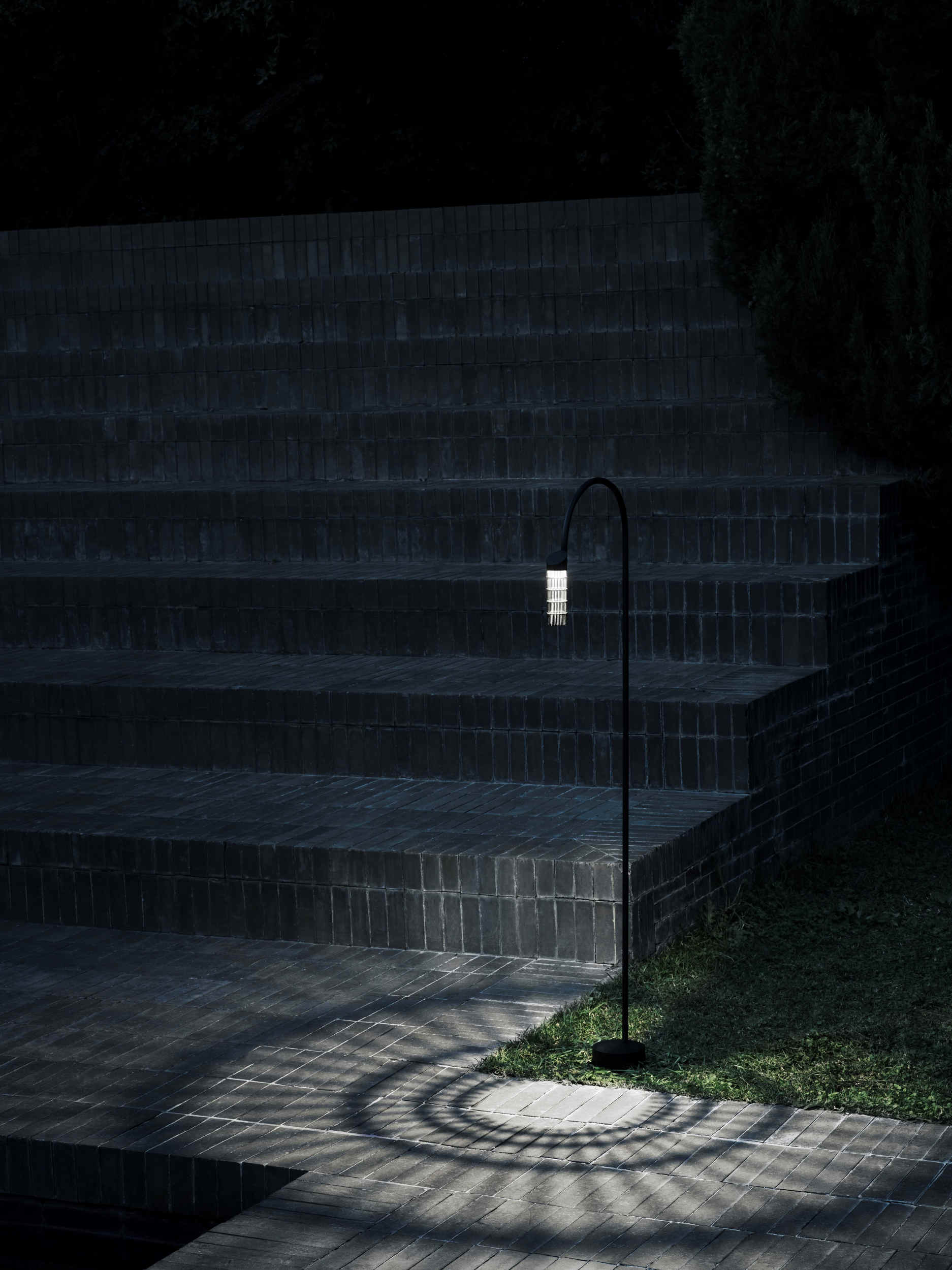 rekomendasi dari ahli ide lampu taman rumah minimalis / flos 3